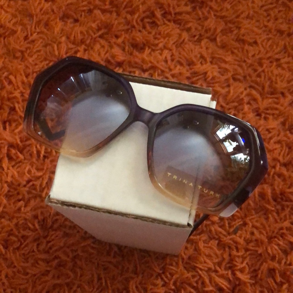 Trina Turk Deep Purple and Tan 70s Style Gradient Sunglasses BNWT 57/16/135